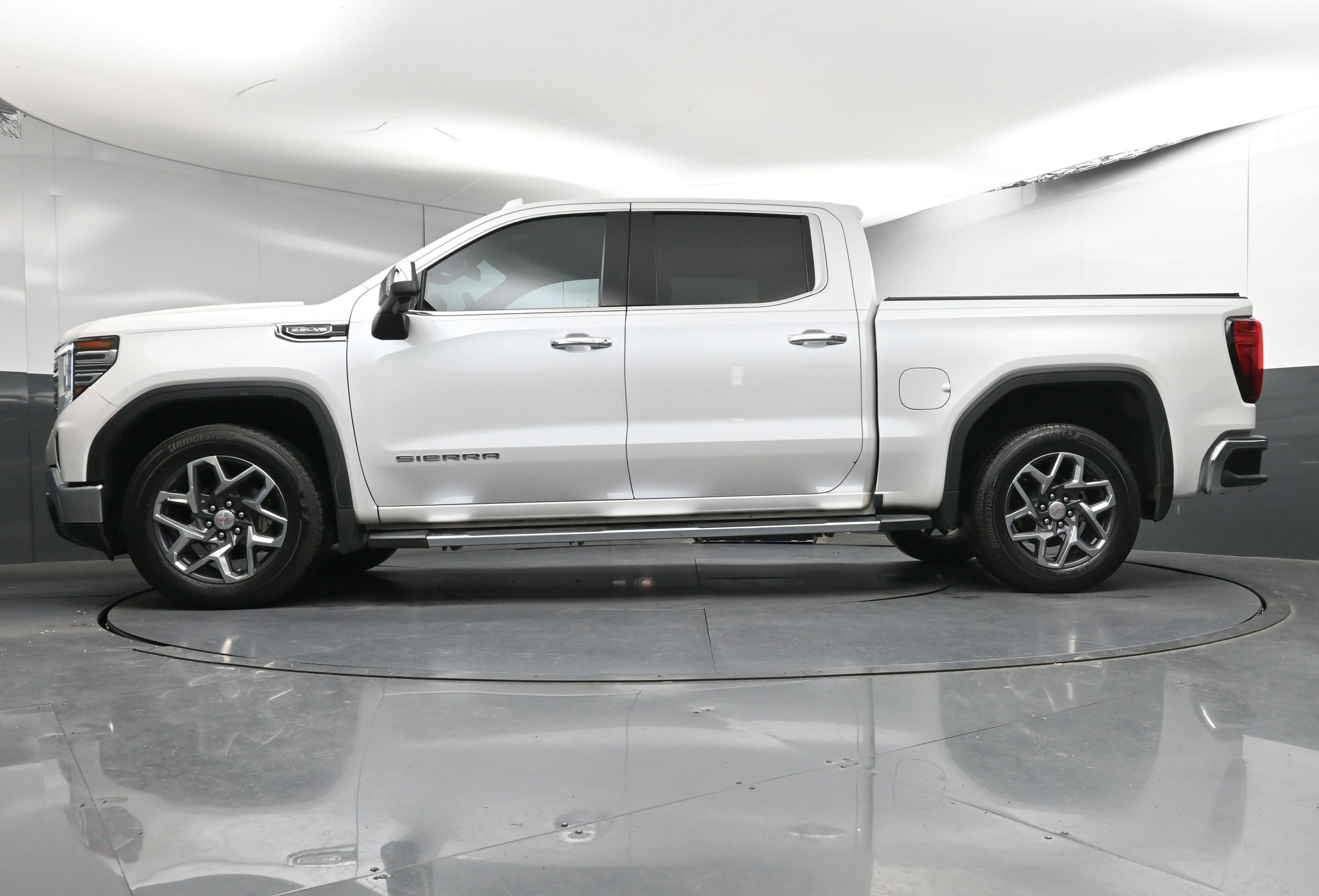 Used 2023 GMC Sierra 1500 SLT w/ SLT Premium Package image 37