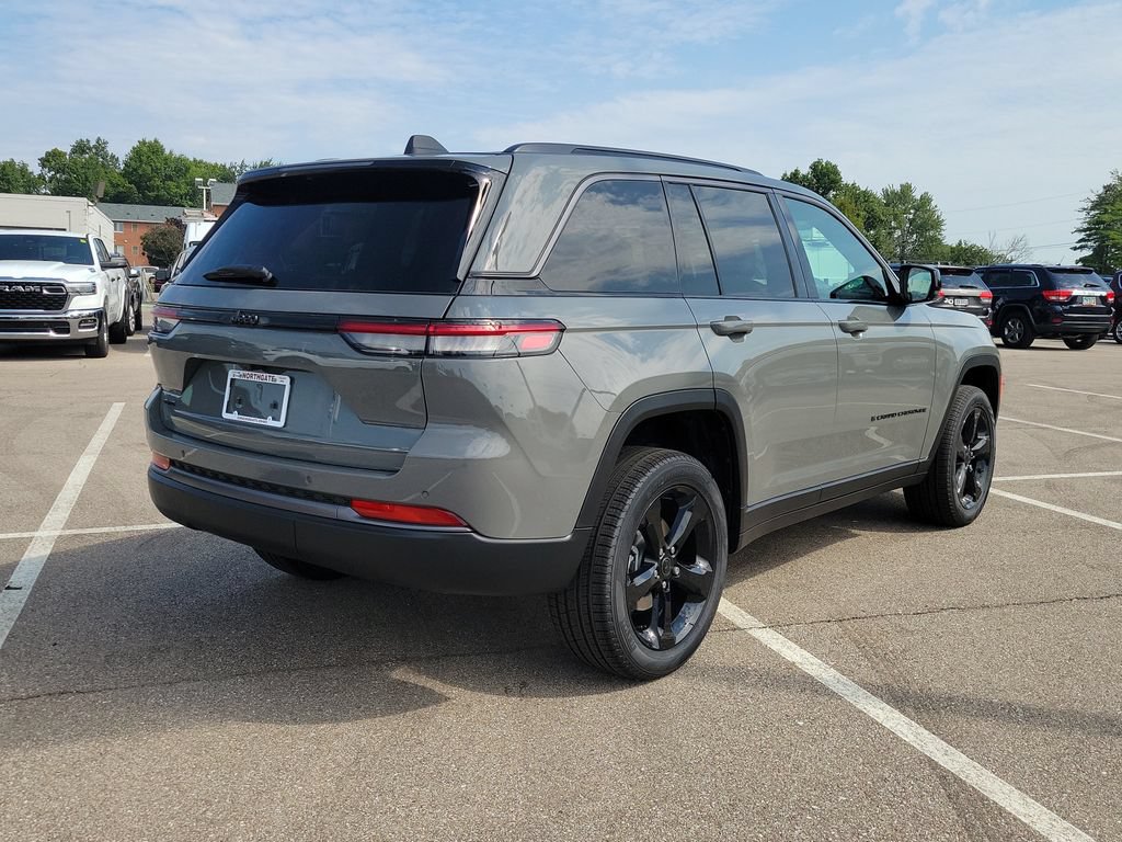 New 2027 Jeep Grand Cherokee Limited AWD/4WD image 4