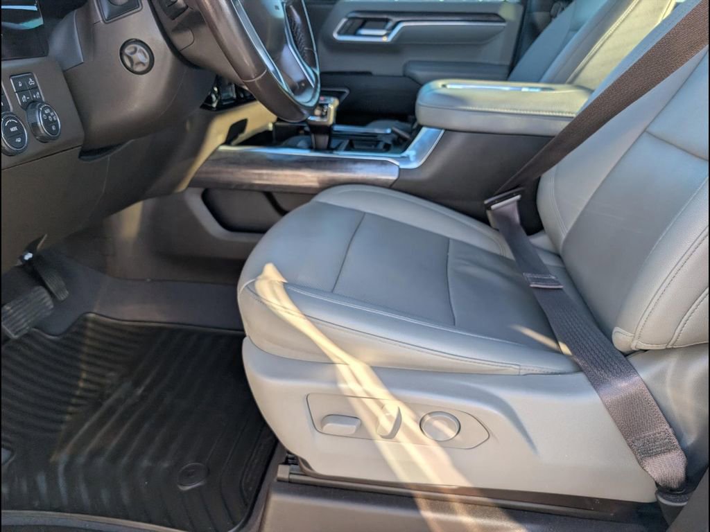 Used 2022 Chevrolet Silverado 1500 LTZ w/ Technology Package image 12