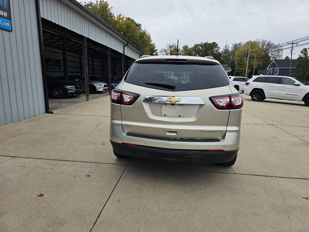 Used 2016 Chevrolet Traverse LT w/ Style and Technology Package image 16