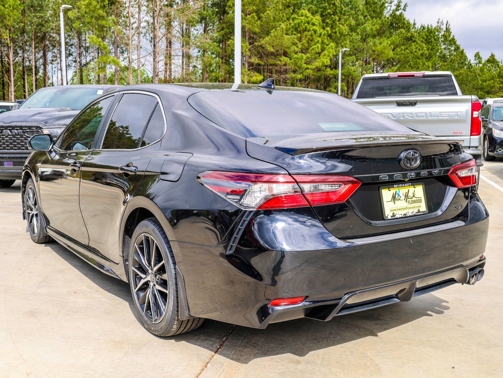 Used 2025 Hyundai Elantra SEL FWD image 15