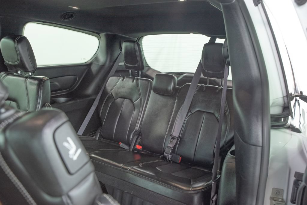 Used 2025 Chrysler Pacifica Select FWD image 9