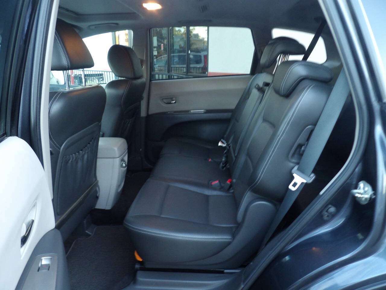 Used 2011 Subaru Tribeca Limited w/ PWR Moonroof Pkg AWD/4WD image 10