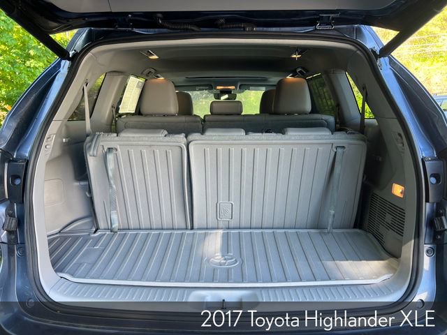 Used 2017 Toyota Highlander XLE AWD/4WD image 30