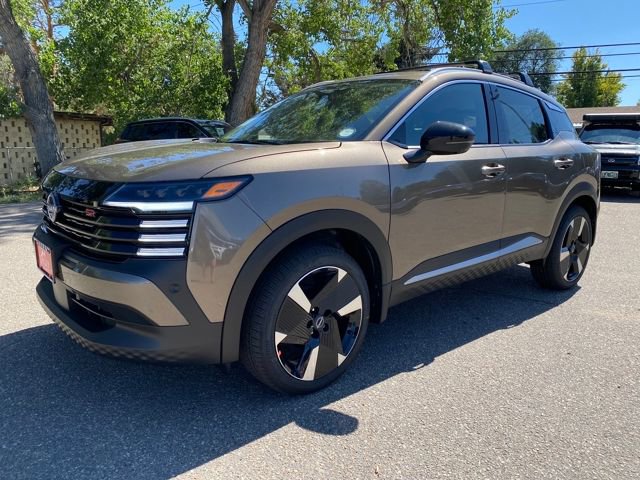 New 2026 Nissan Kicks SR w/ Cold Weather Package