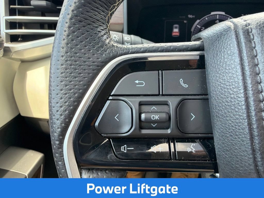 Used 2025 Toyota Sequoia Capstone AWD/4WD image 30