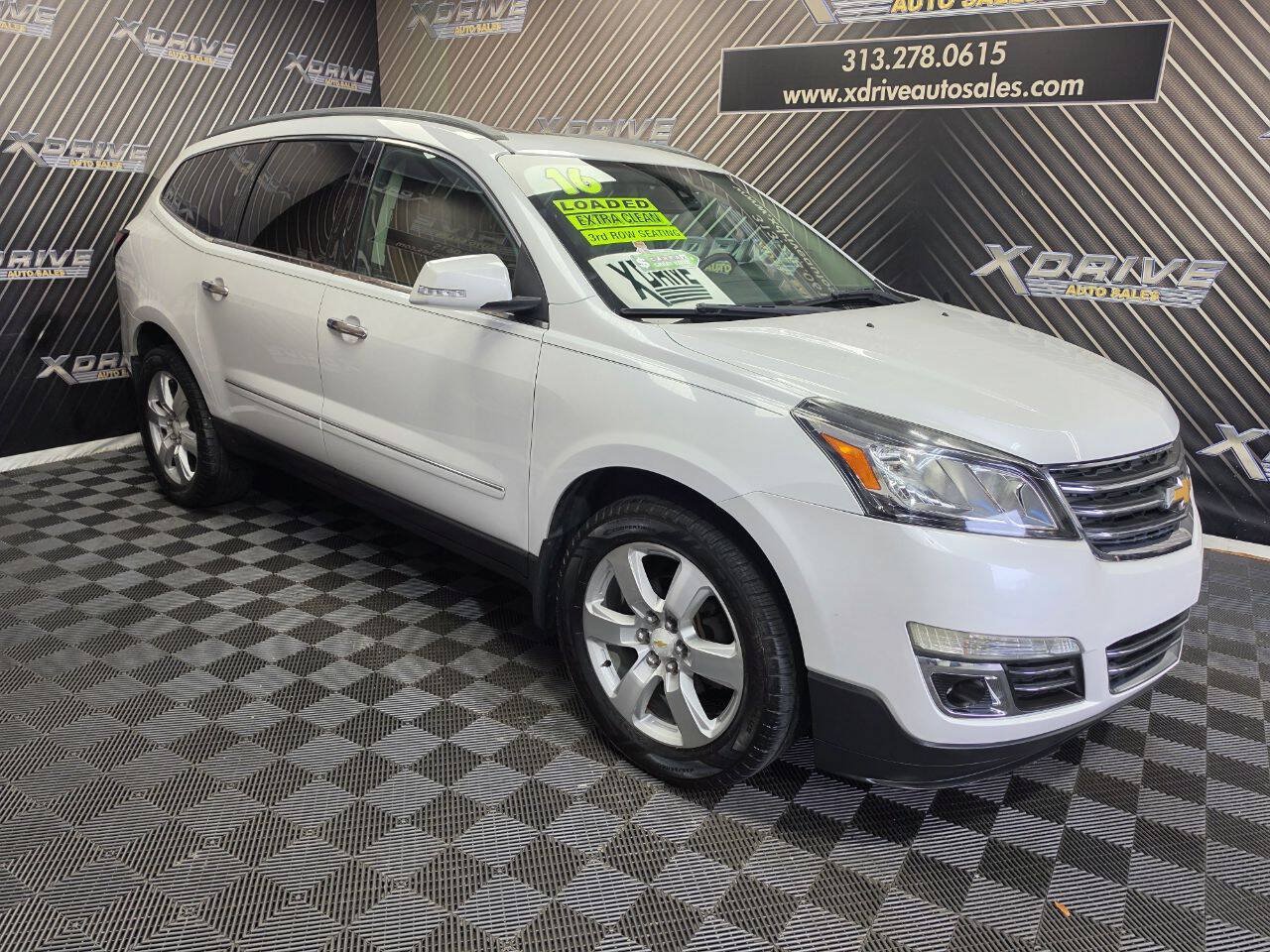 Used 2016 Chevrolet Traverse LTZ FWD image 6