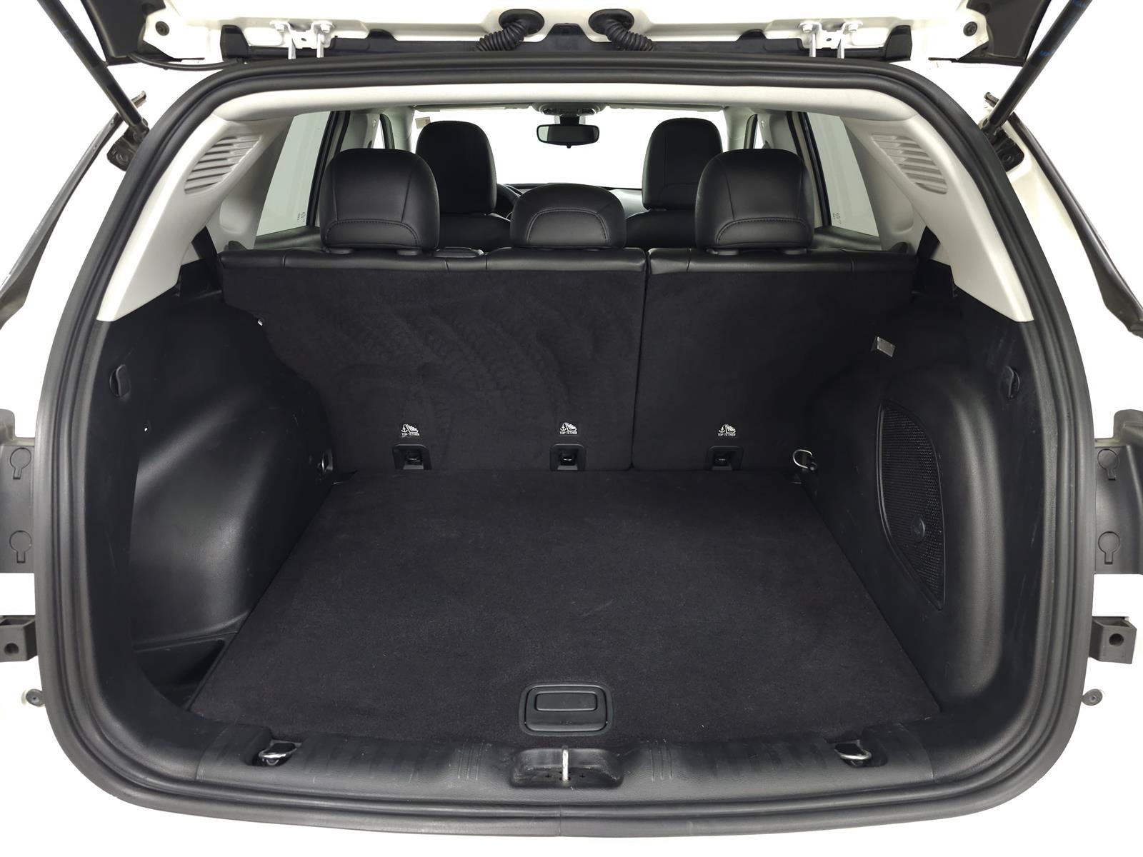 Used 2021 Jeep Compass Latitude w/ Sun and Sound Group AWD/4WD image 8