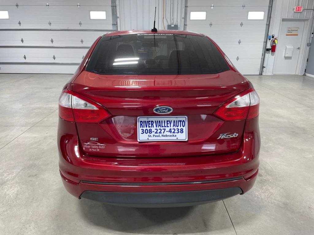 Used 2014 Ford Fiesta SE image 6