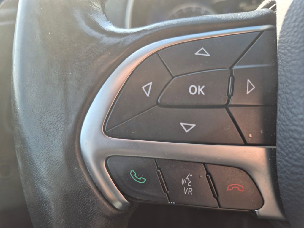 Used 2016 Chrysler 200 Limited Platinum w/ Comfort & Convenience Group image 20