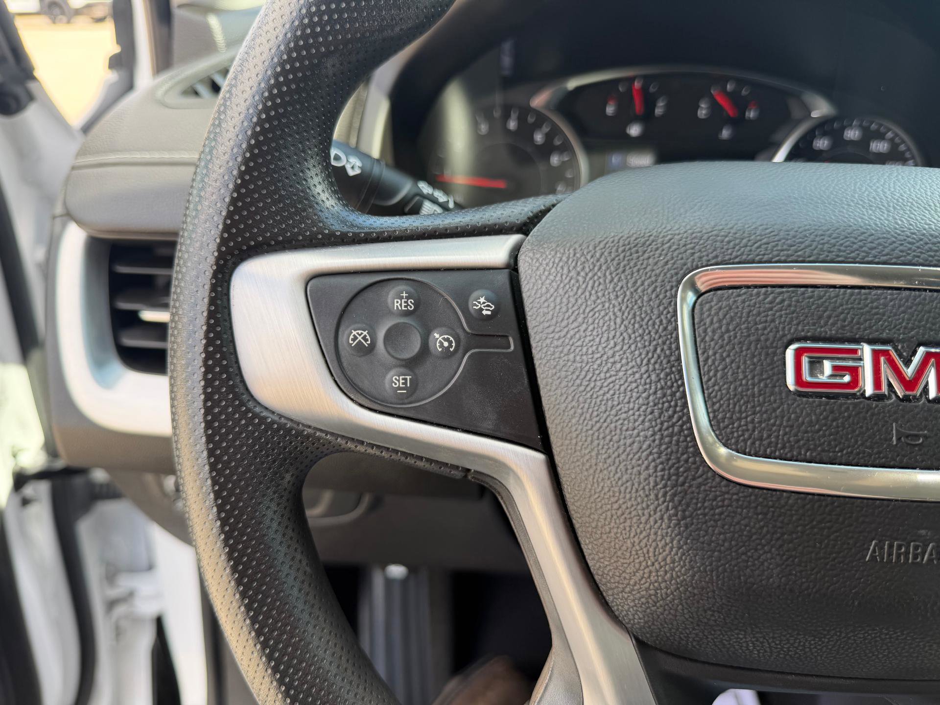 Used 2023 GMC Terrain SLE w/ Driver Convenience Package image 23