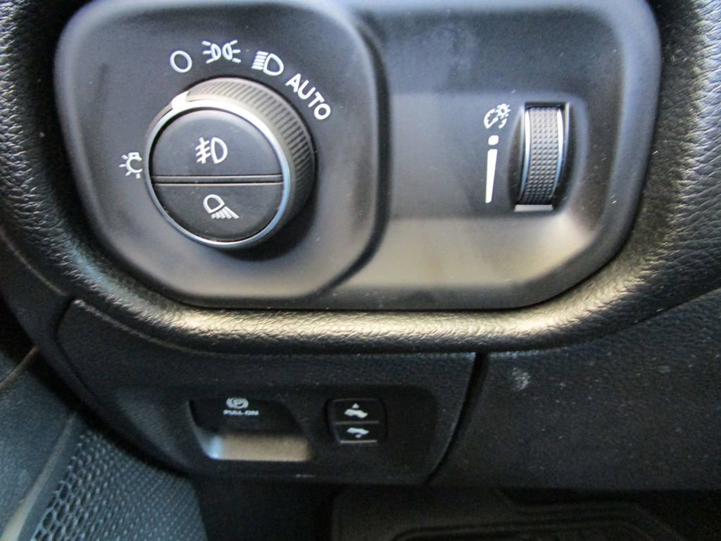 Used 2021 RAM 1500 Big Horn image 33