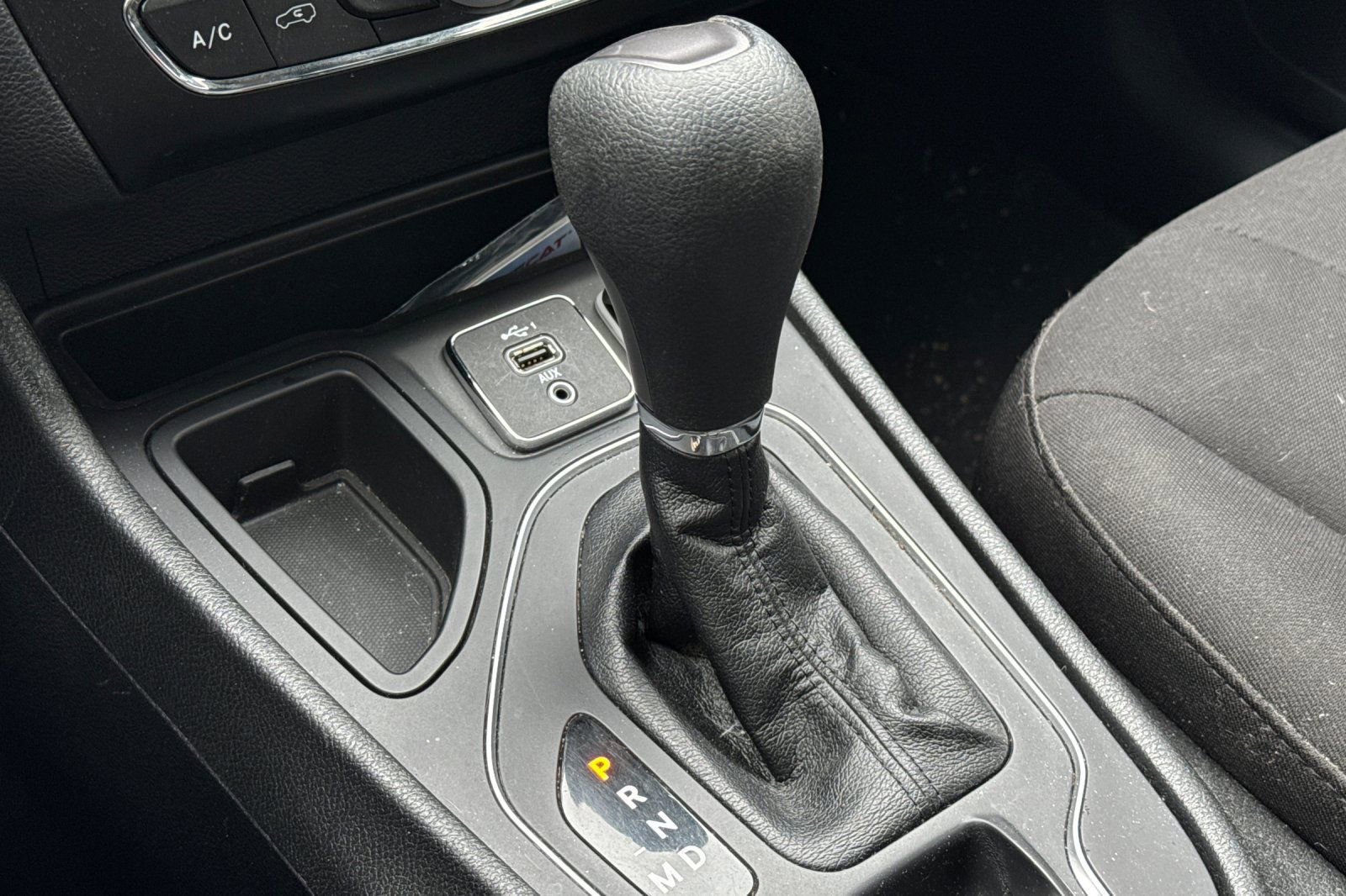 Used 2021 Jeep Cherokee Latitude FWD image 24