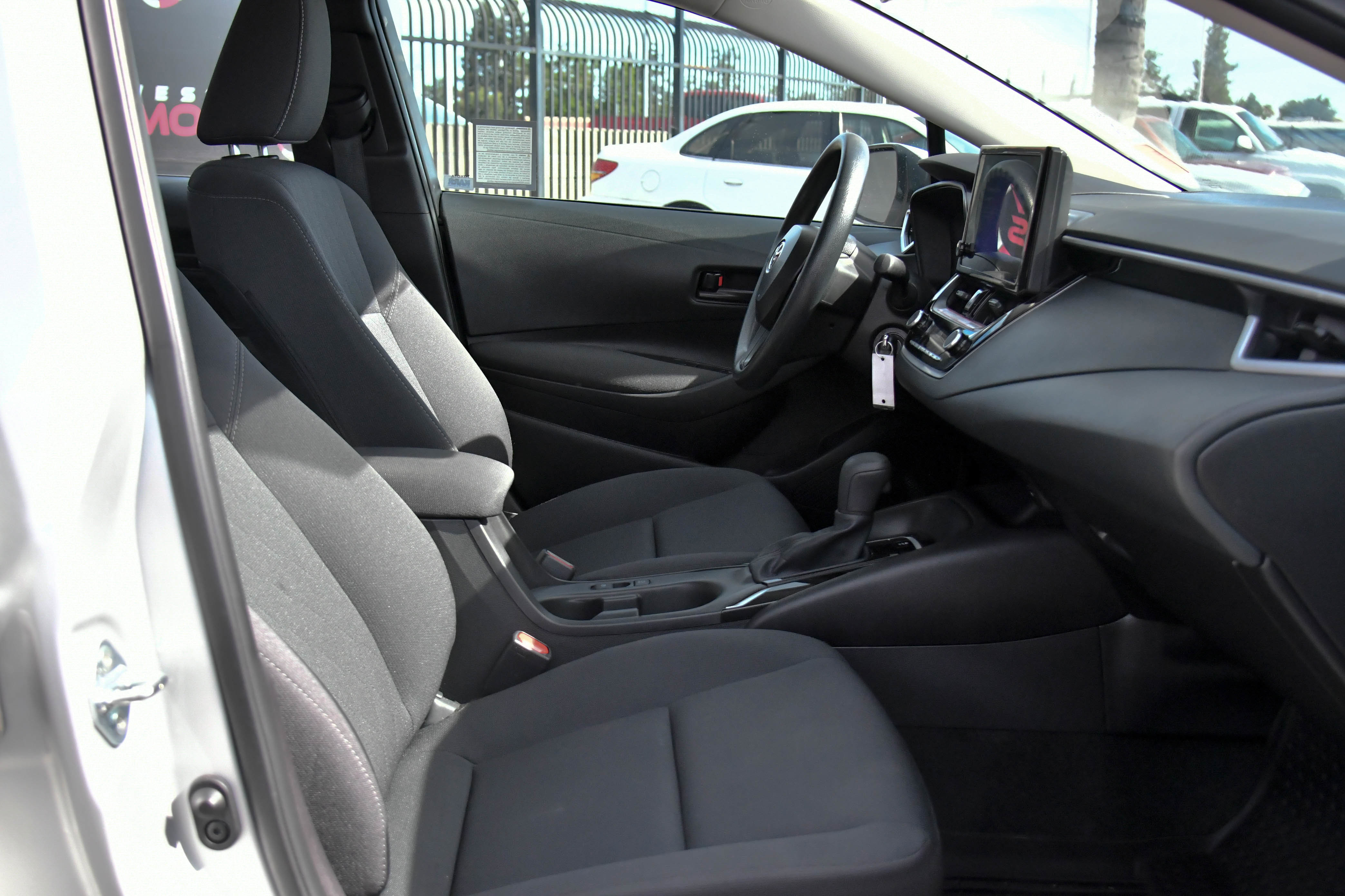Used 2025 Toyota Corolla LE FWD image 42