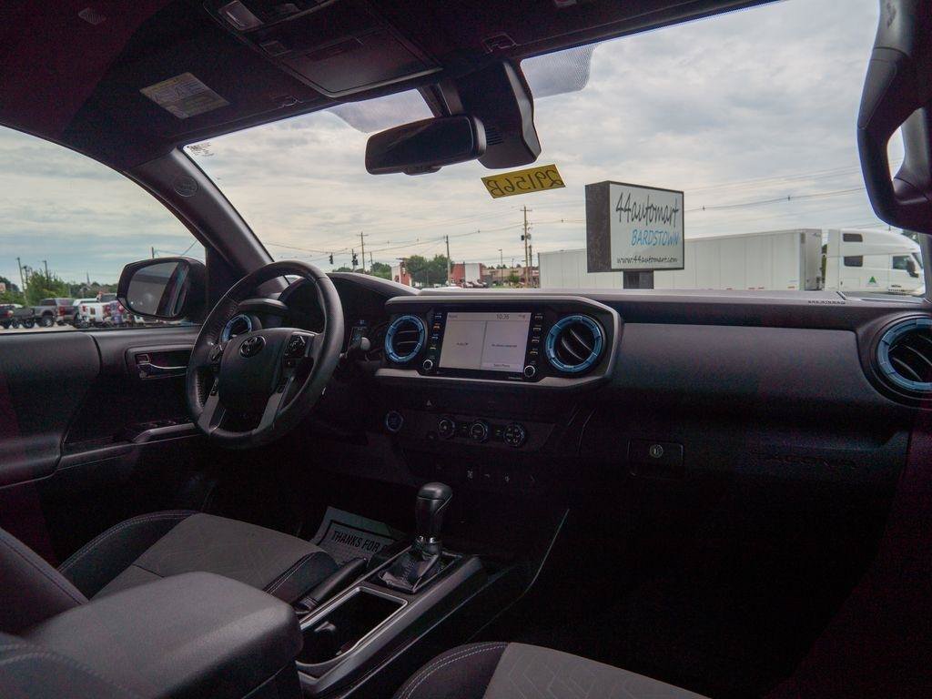 Used 2020 Toyota Tacoma TRD Sport RWD image 14