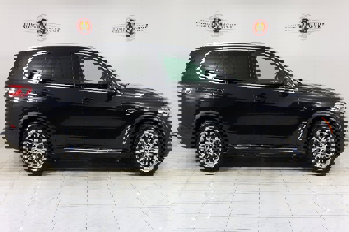 Used 2022 BMW X5 xDrive45e w/ Climate Comfort Package image 2