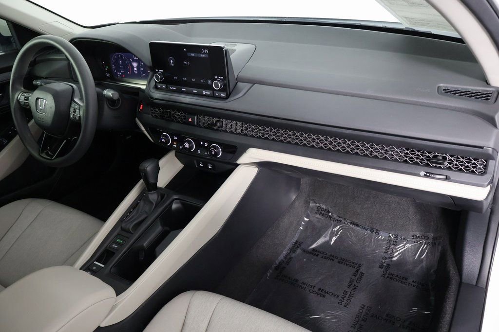 Used 2023 Honda Accord LX image 9