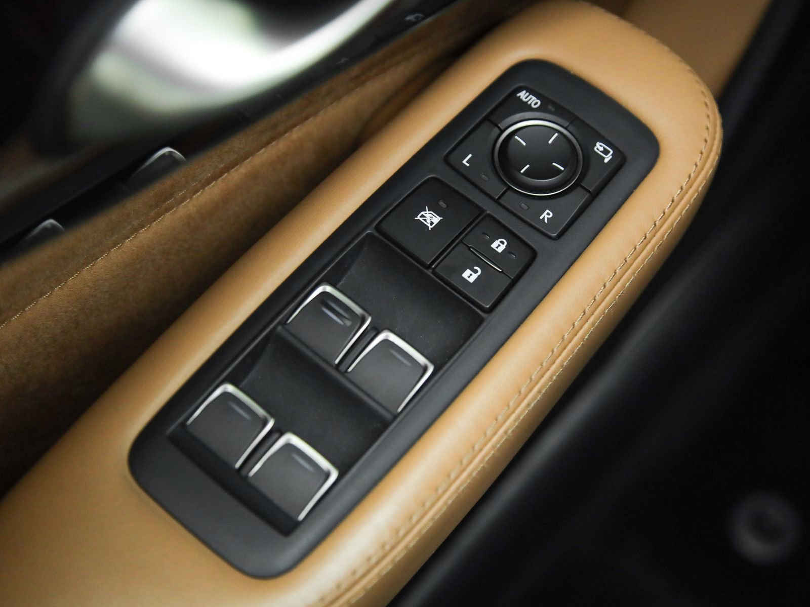 Used 2022 Lexus LS 500 w/ Interior Upgrade Package RWD image 20