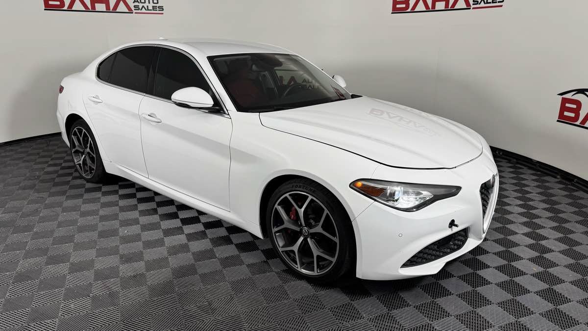 Used 2019 Alfa Romeo Giulia Ti AWD/4WD image 10