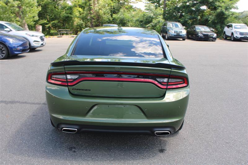 Used 2023 Dodge Charger SXT w/ Blacktop Package RWD image 7