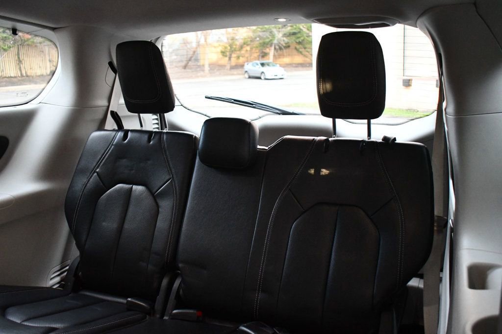 Used 2022 Chrysler Pacifica Touring-L image 31