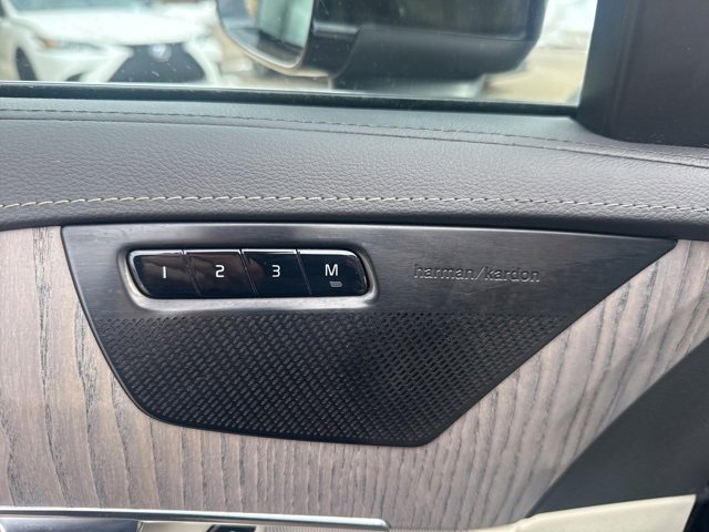 Used 2021 Volvo XC90 T6 Inscription w/ Lounge Package image 12