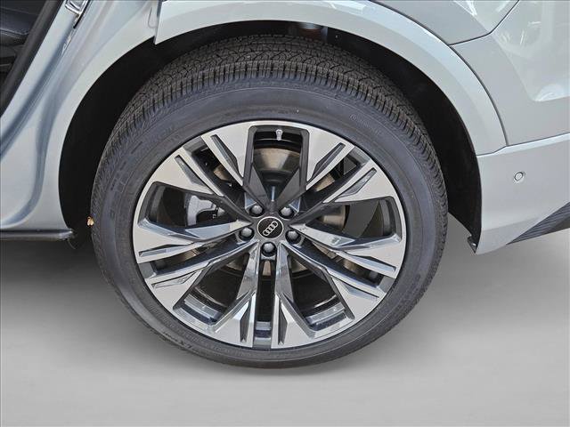 Used 2025 Audi Q8 Premium w/ Black Optic Package AWD/4WD image 10