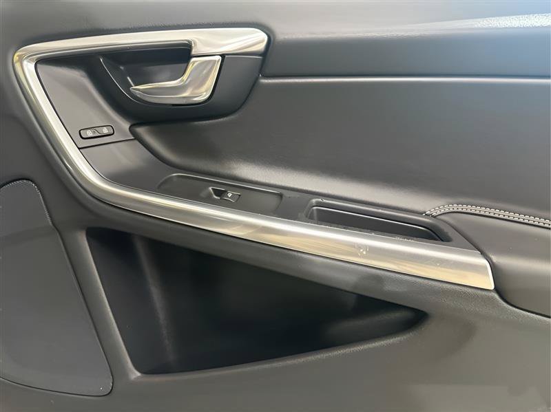 Used 2015 Volvo S60 T6 Platinum FWD image 18