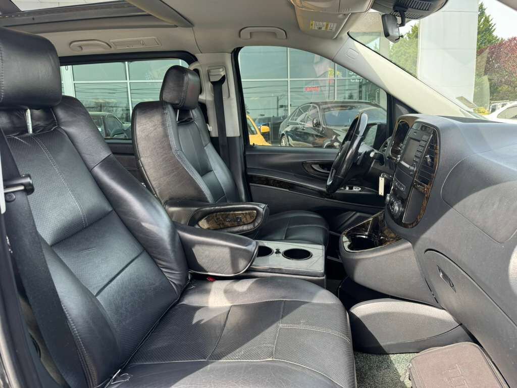 Used 2016 Mercedes-Benz Metris Passenger image 40