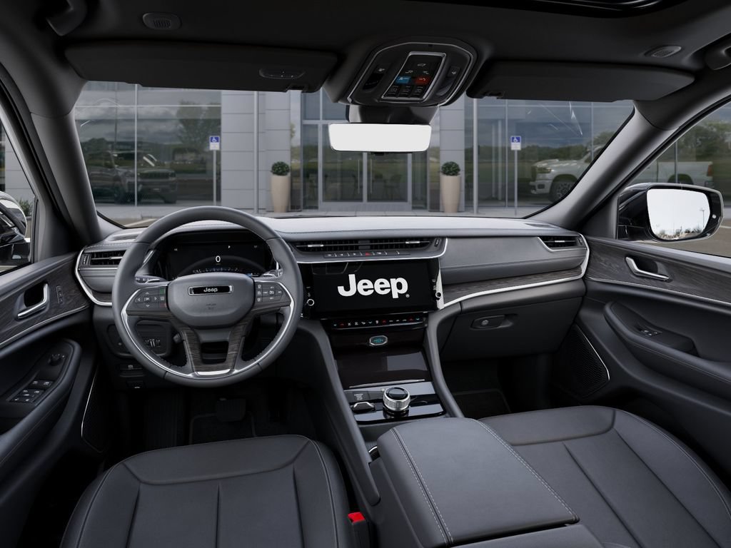 New 2026 Jeep Grand Cherokee Limited w/ Luxury Tech Group II AWD/4WD image 16