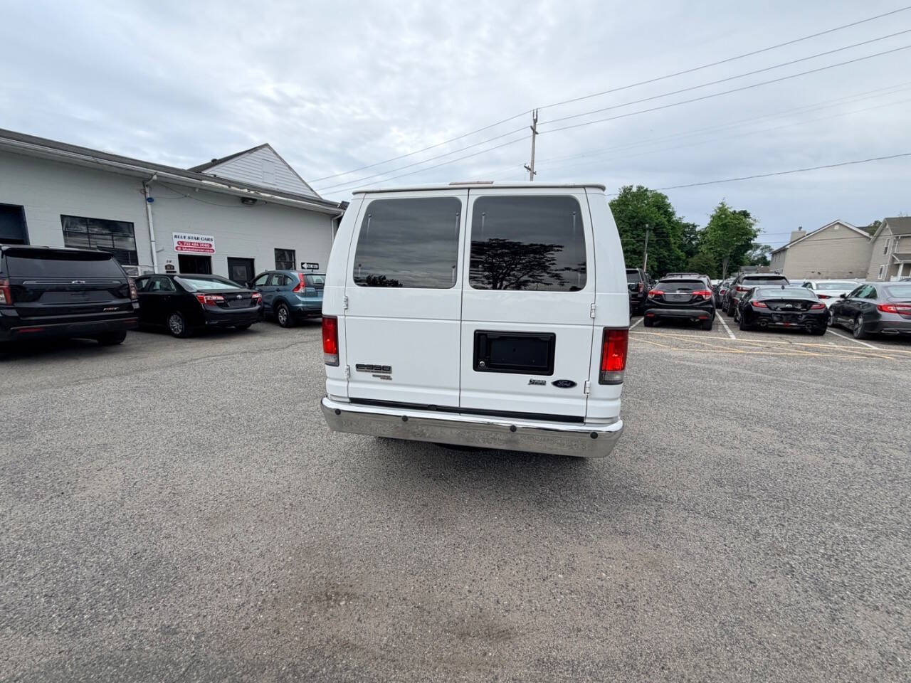 Used 2012 Ford E-350 and Econoline 350 XLT RWD image 14