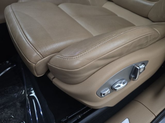 Used 2020 Porsche Macan S w/ Premium Package Plus AWD/4WD image 25