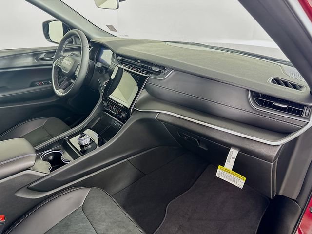 New 2025 Jeep Grand Cherokee Altitude image 31