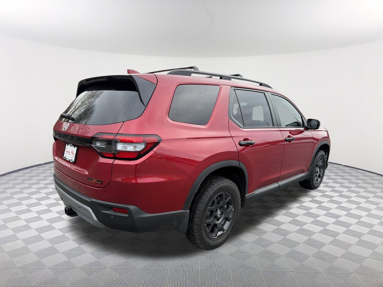 Used 2025 Honda Pilot TrailSport image 6