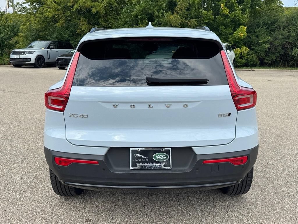 Used 2026 Volvo XC40 B5 Plus AWD/4WD image 3