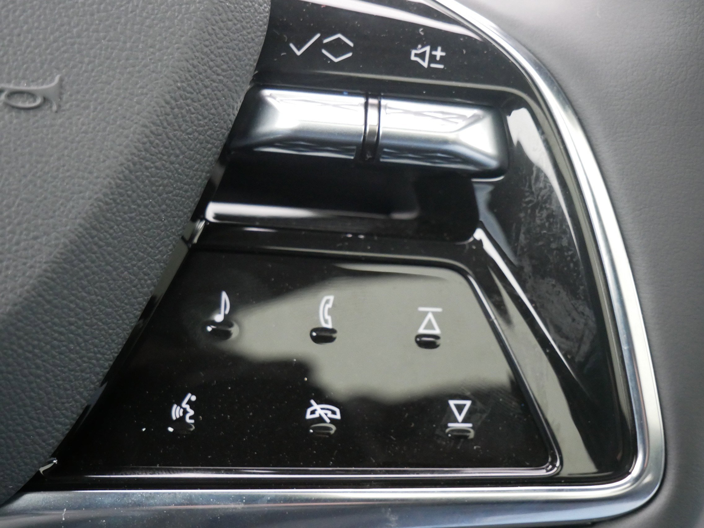 New 2026 Cadillac Optiq Sport 1 image 26