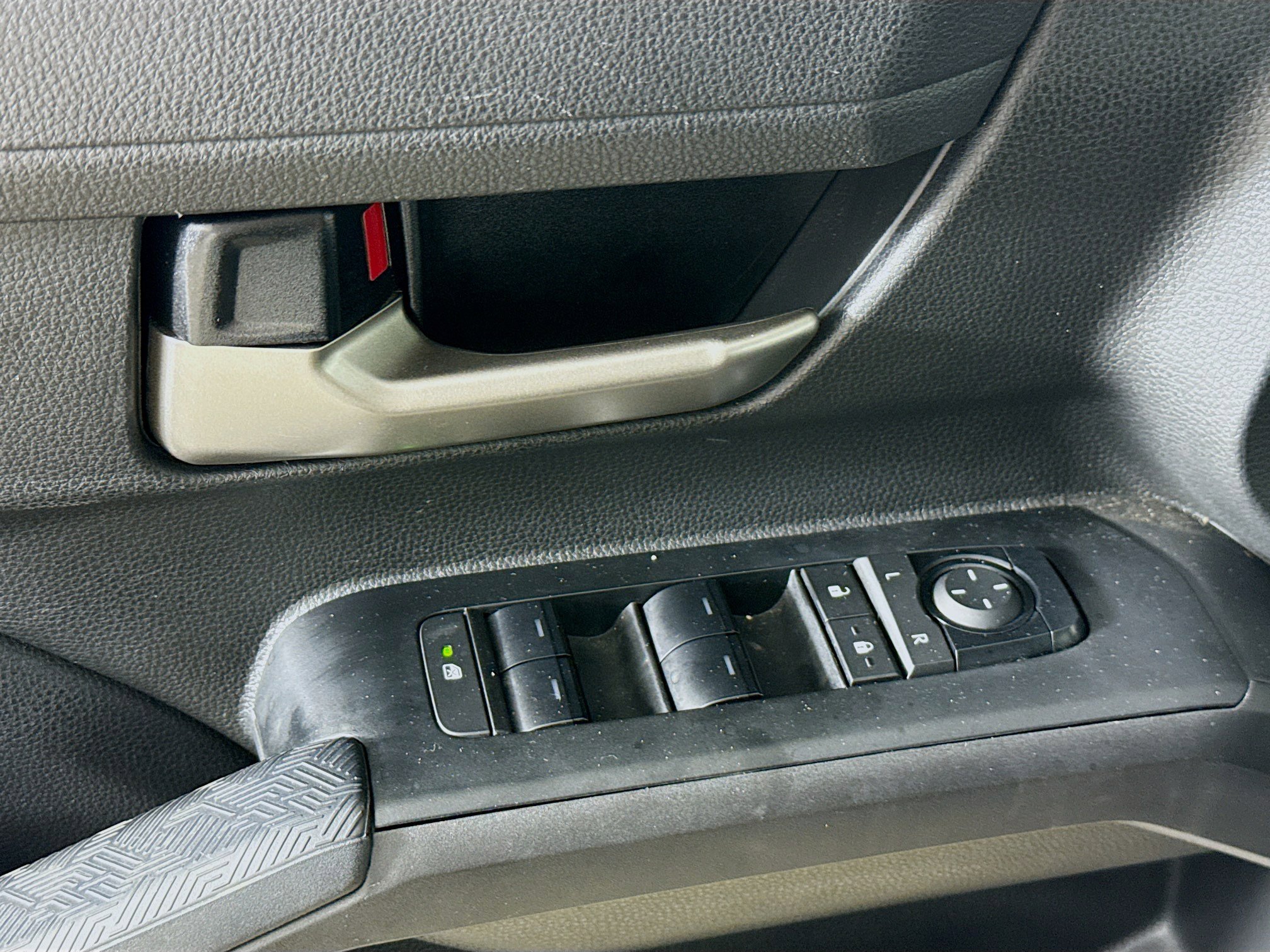 Used 2024 Toyota Tacoma TRD Off-Road image 21