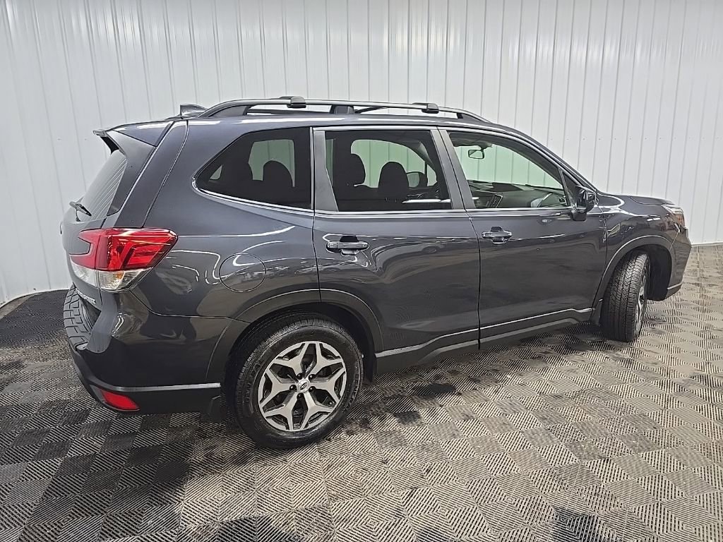 Used 2019 Subaru Forester Premium image 3