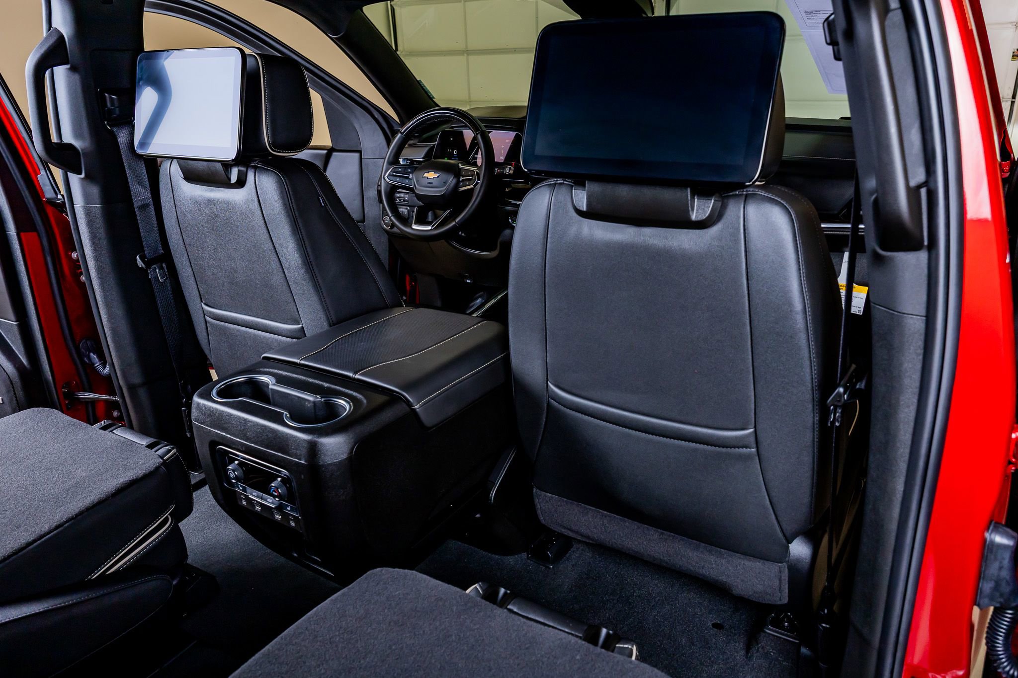 Used 2026 Chevrolet Suburban Premier AWD/4WD image 31