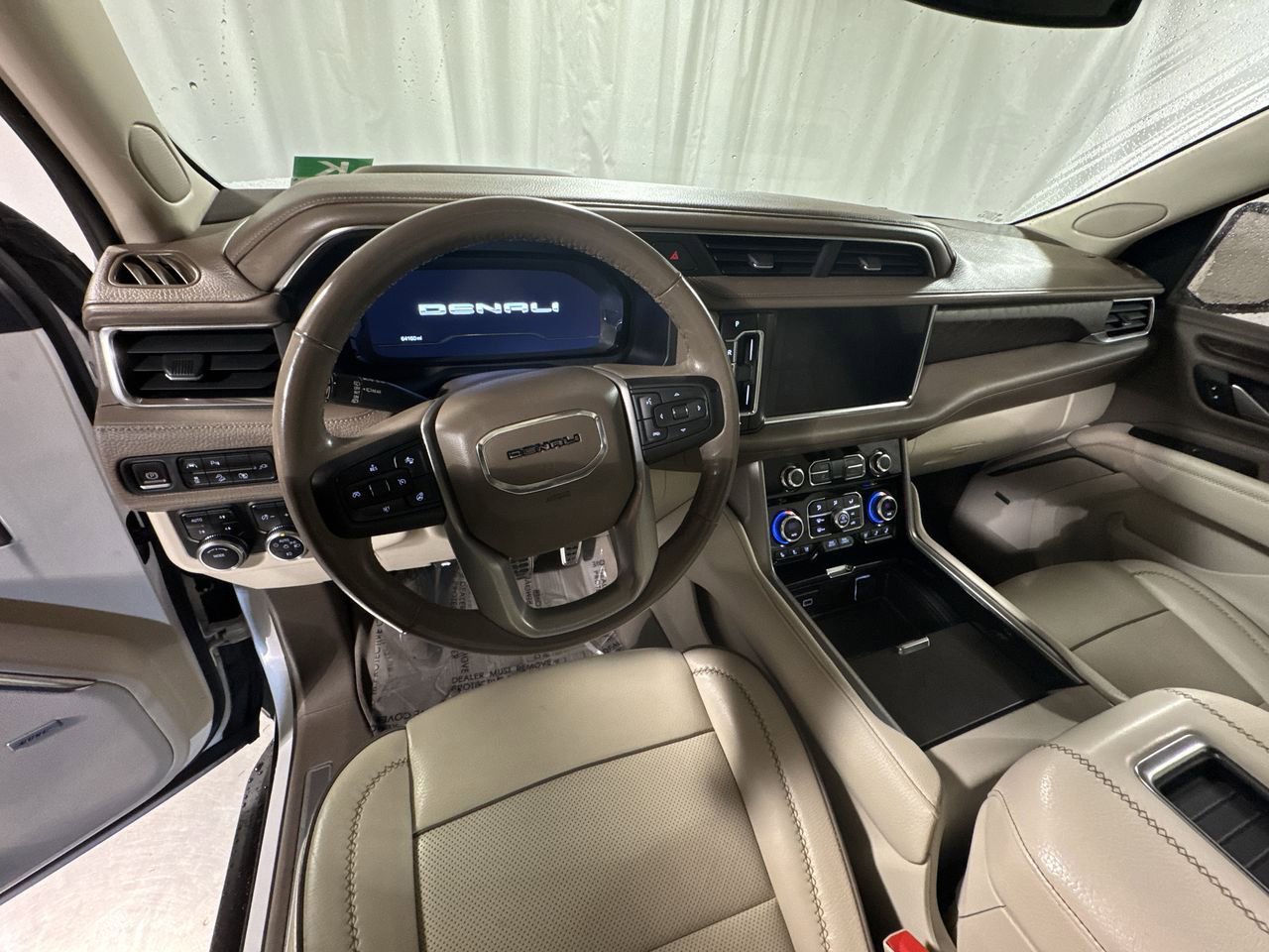 Used 2022 GMC Yukon Denali image 16