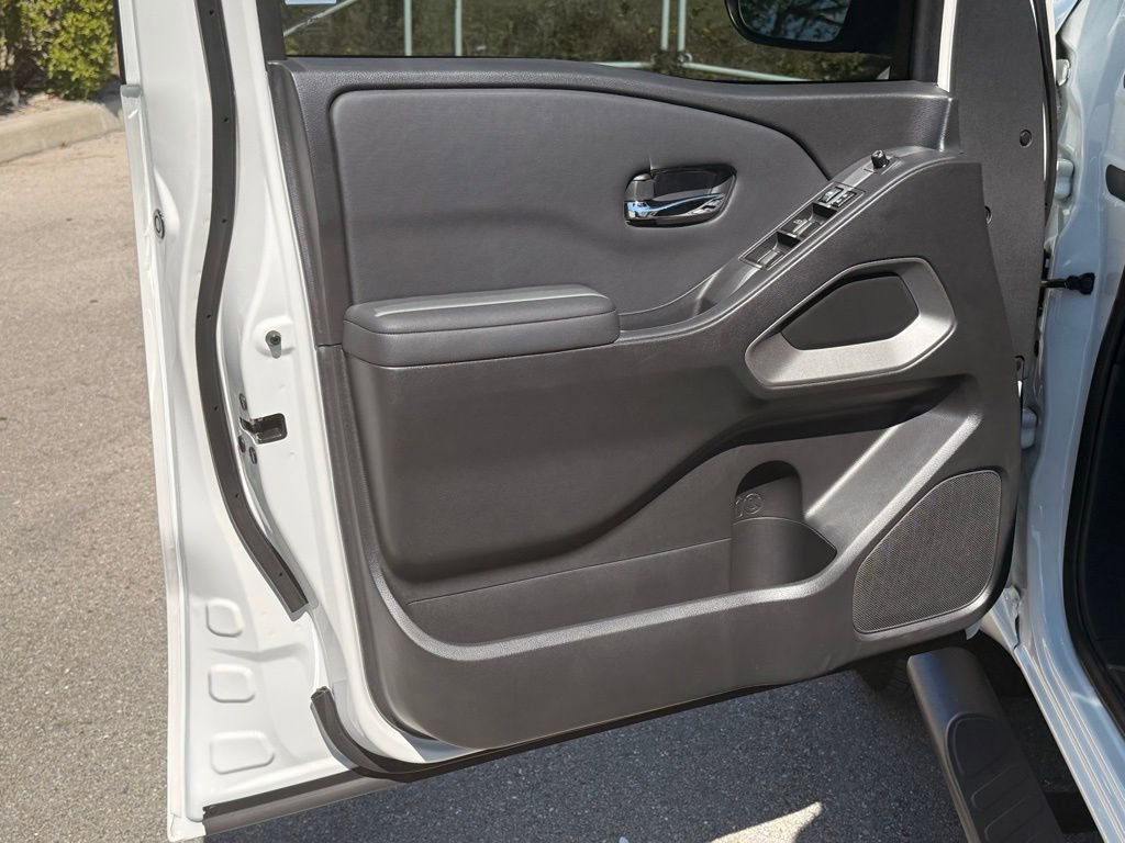 Used 2022 Nissan Frontier SV w/ Technology Package image 29