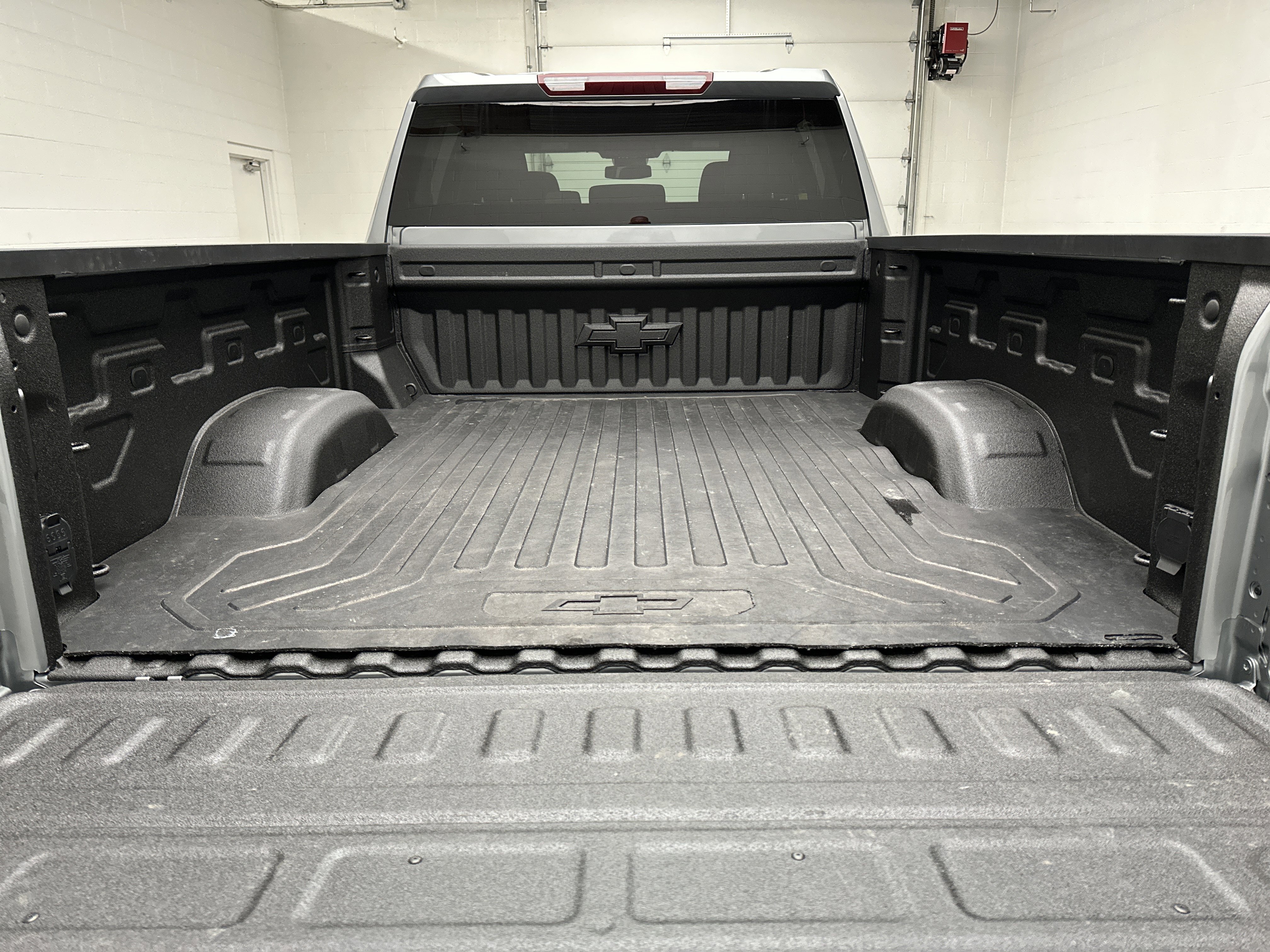 Used 2024 Chevrolet Silverado 2500 LT w/ Convenience Package image 15