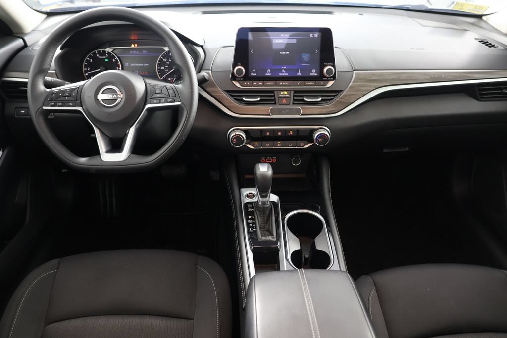 Used 2023 Nissan Altima 2.5 SV FWD image 2