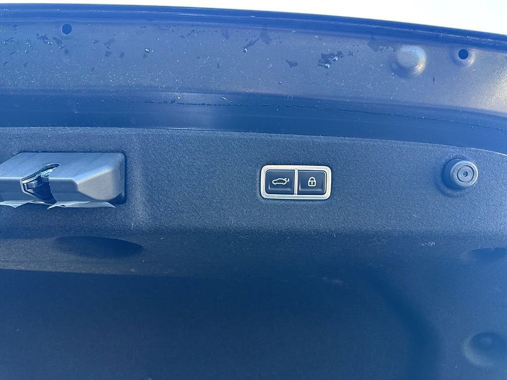 Used 2025 Hyundai Ioniq 6 Limited image 24