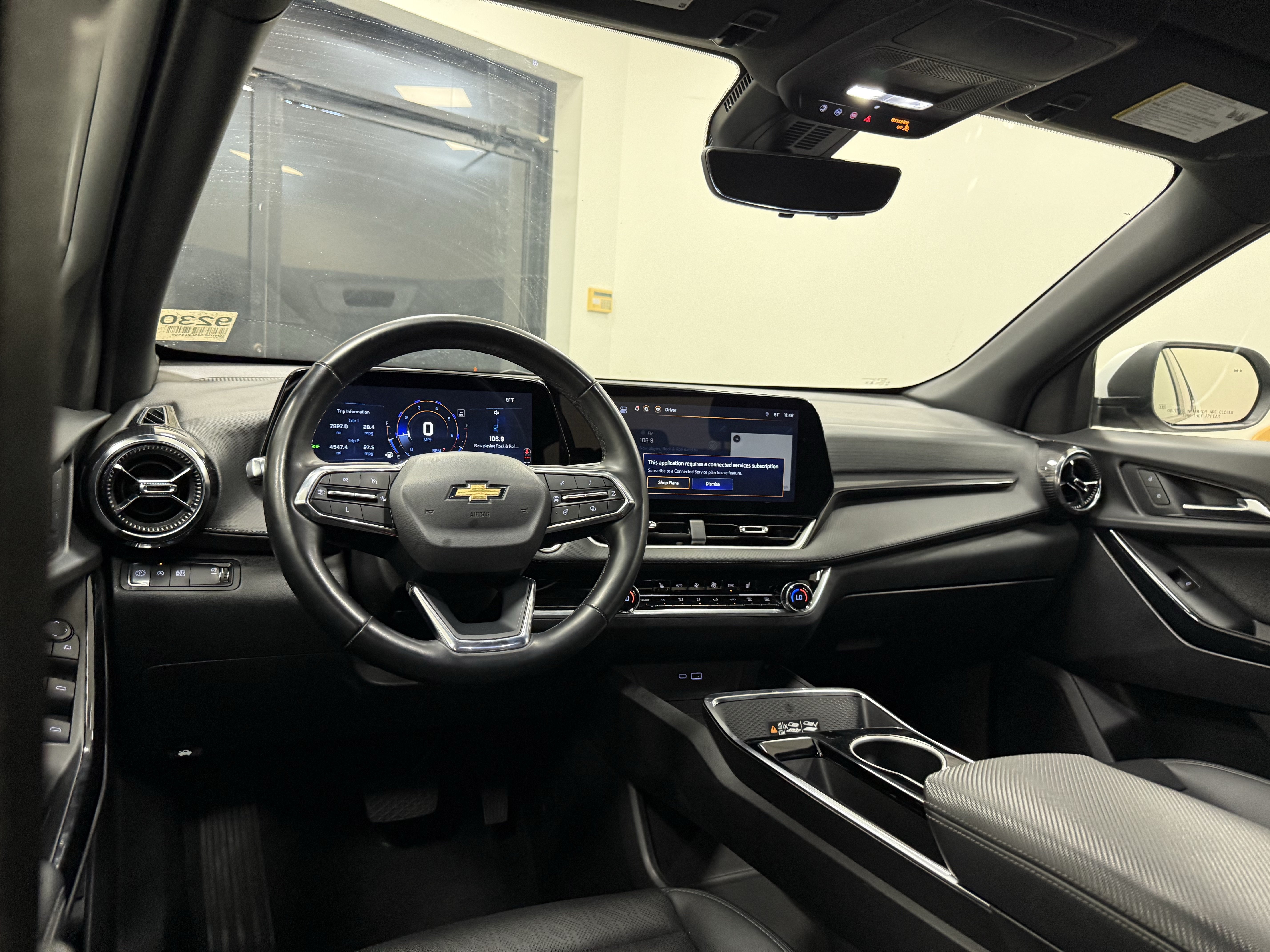 Used 2025 Chevrolet Equinox LT w/ Convenience Package II FWD image 16