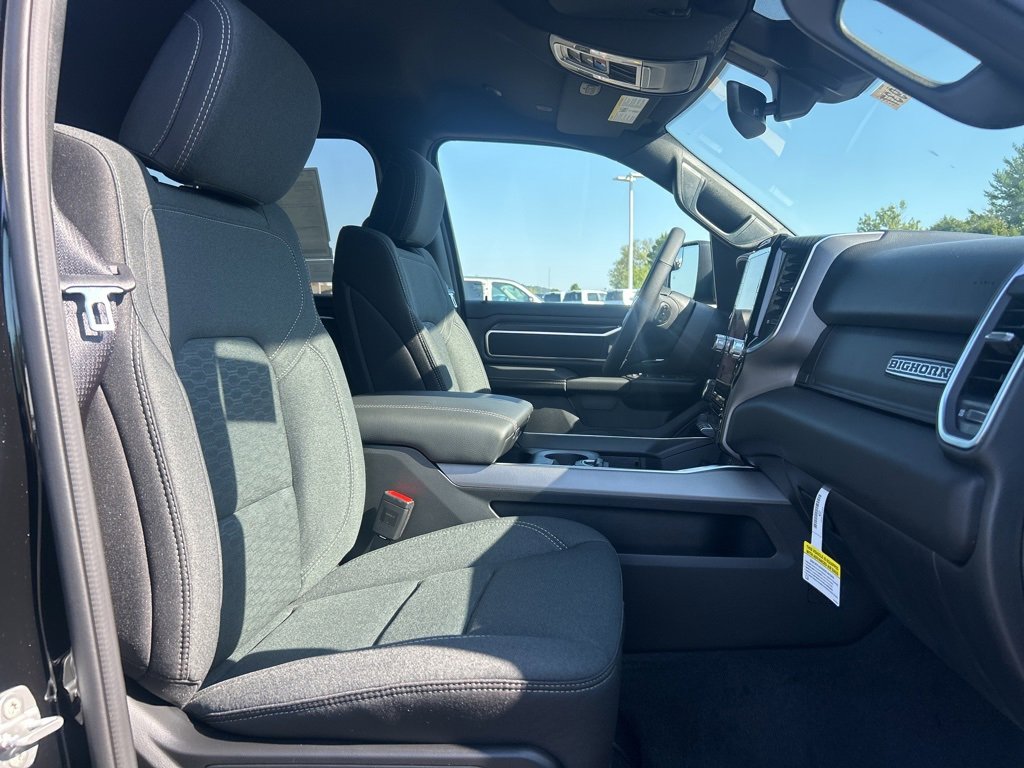 New 2026 RAM 1500 4x4 Crew Cab image 9