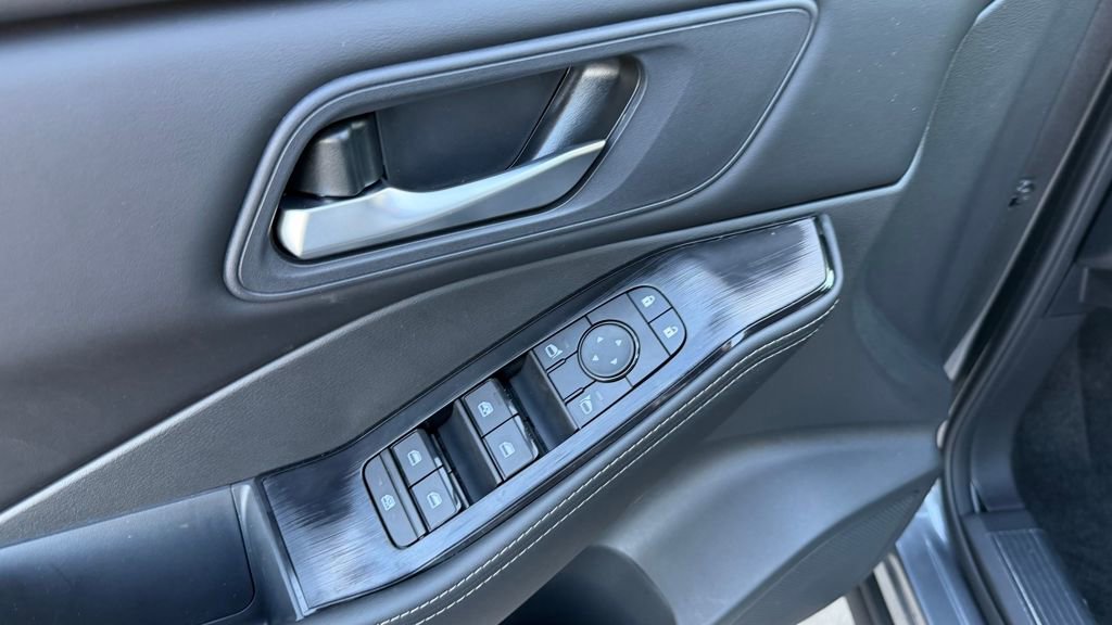 New 2026 Nissan Rogue SV image 17