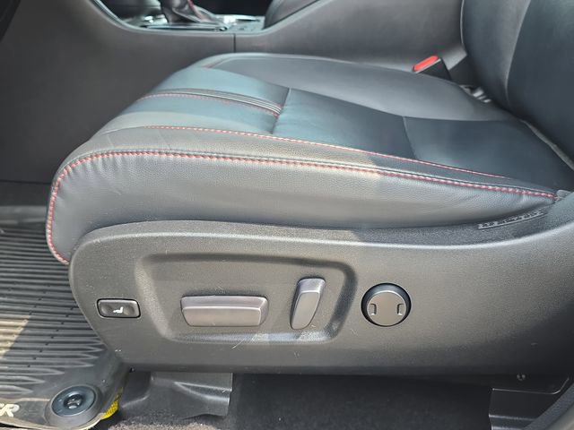 Used 2019 Toyota Highlander SE FWD image 30