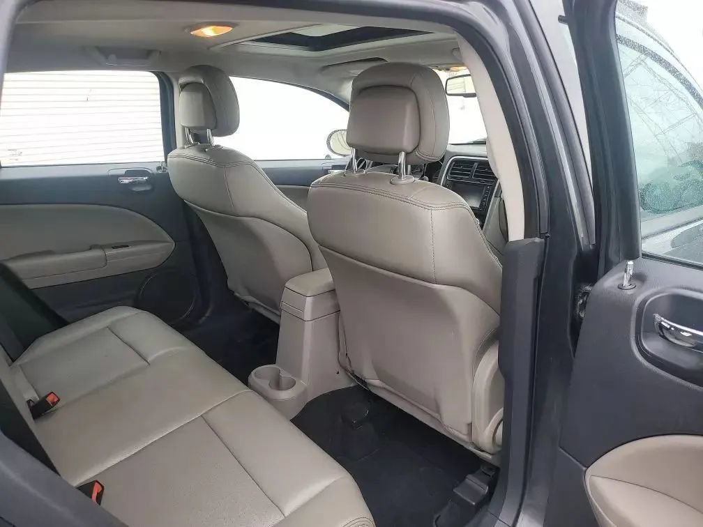 Used 2011 Dodge Caliber Uptown FWD image 19