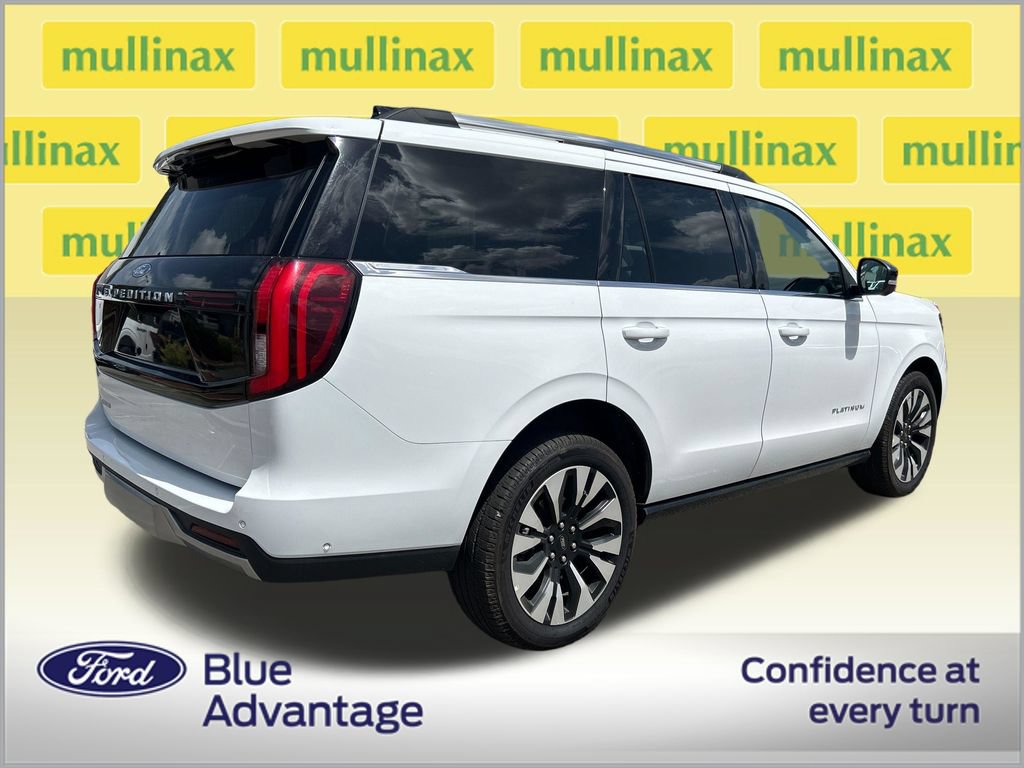Used 2025 Ford Expedition Platinum w/ Driver's Package AWD/4WD image 2
